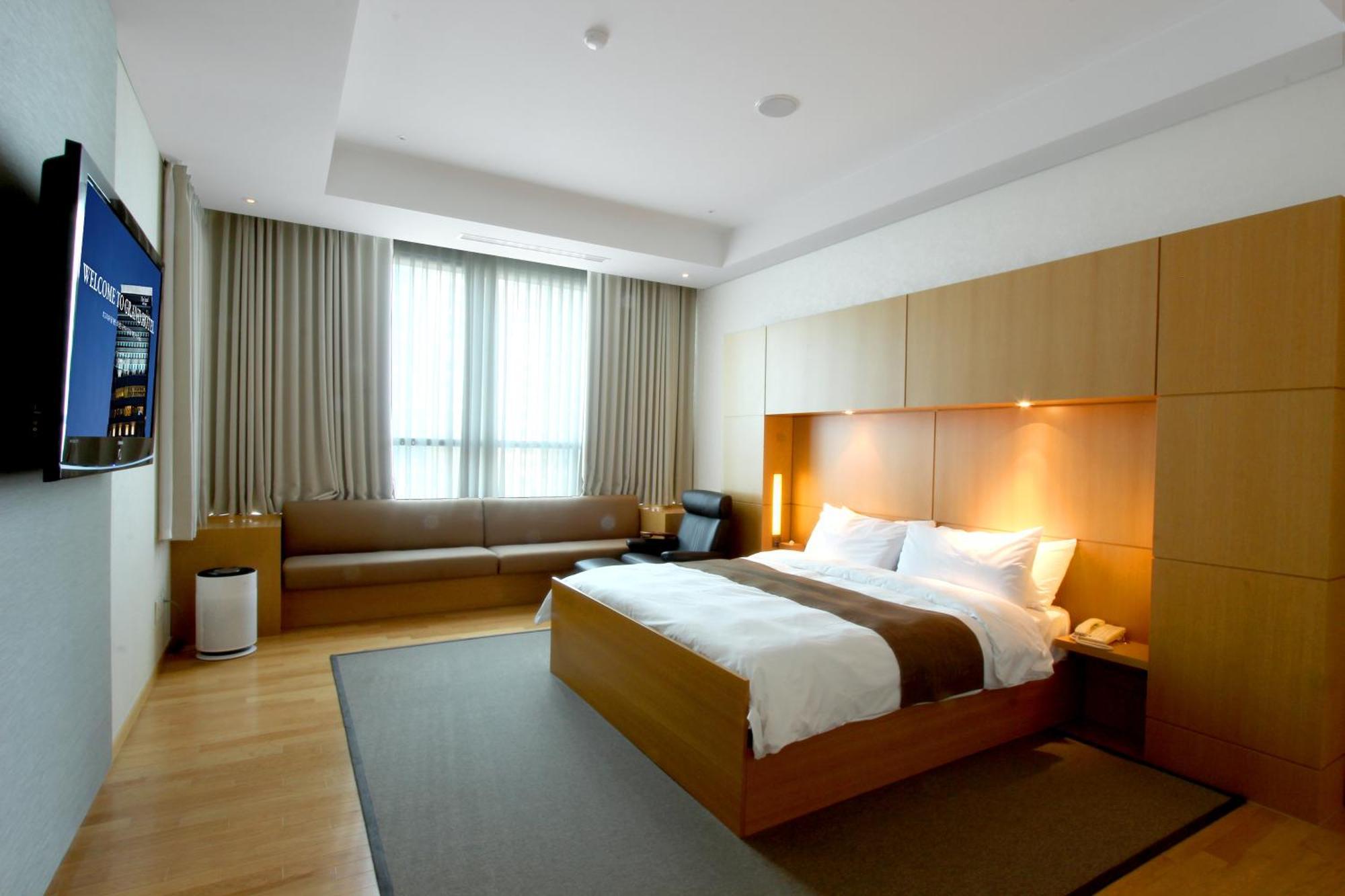 โรงแรม Grand 4*
