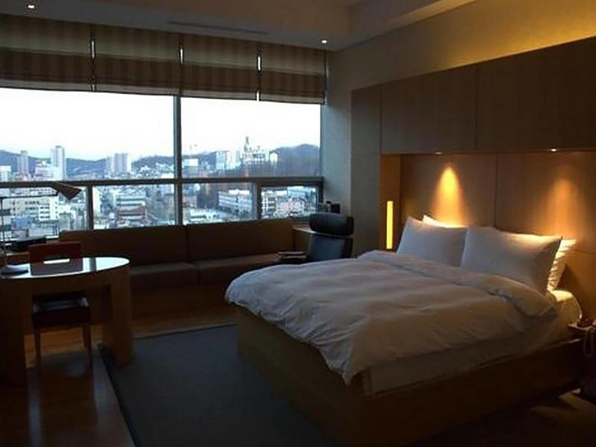 Grand โรงแรม